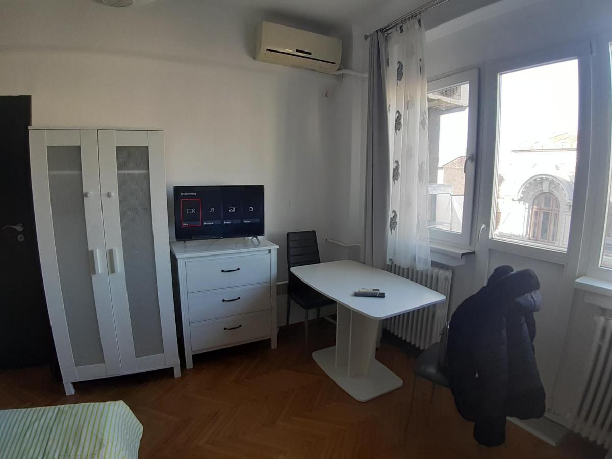 Best Apartament In Center Apartment Bucharest Room photo