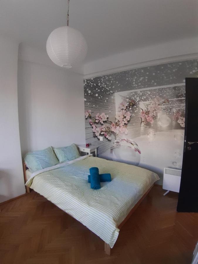 Best Apartament In Center Apartment Bucharest Room photo